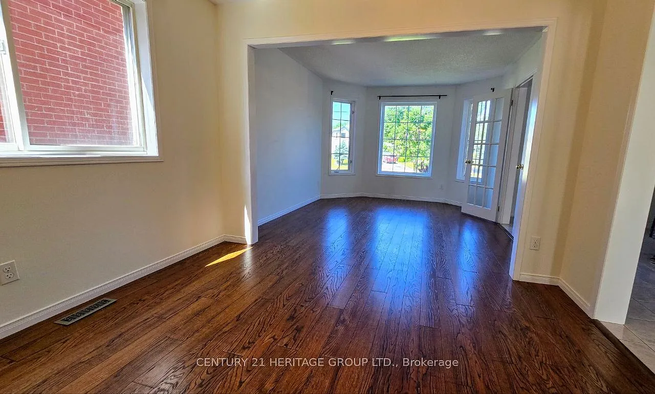4 bed, $3,200 — Photo 4