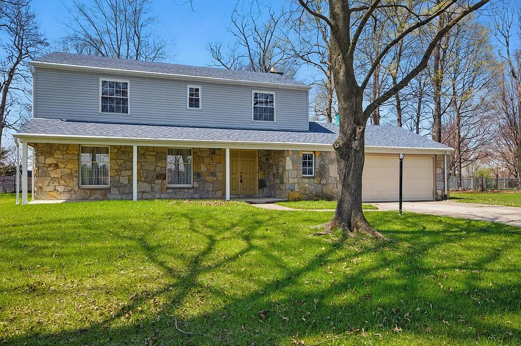1515 Lakewood Dr photo 1