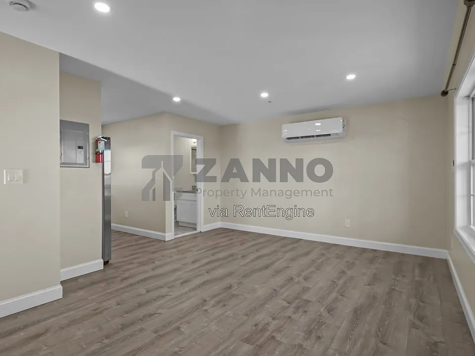 547 Chalkstone Ave #4