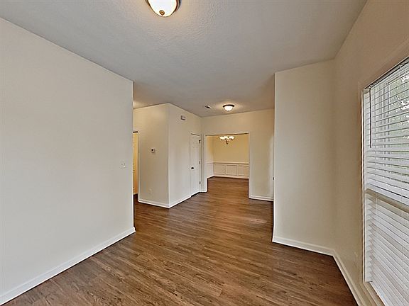 2nd image of 46 Eastlake Lndg