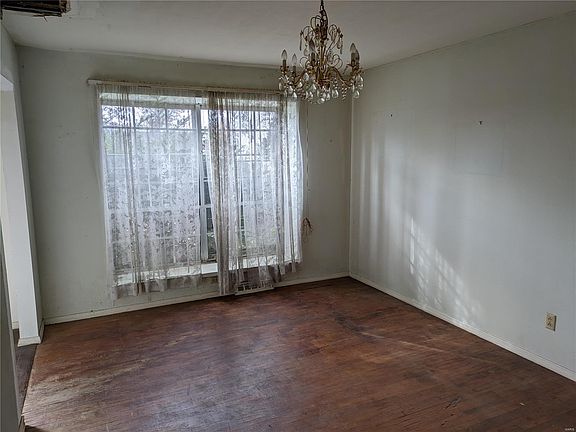 5th image of 4879 Stanhope Dr