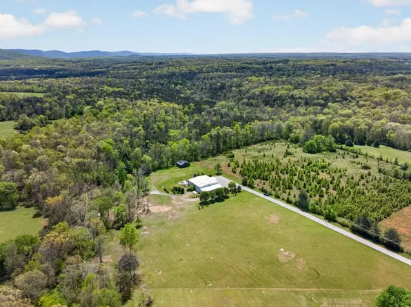 409 Turner Rd, Crossville, TN 38555