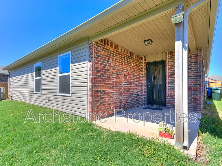1308 Dustin Dr — Photo 31
