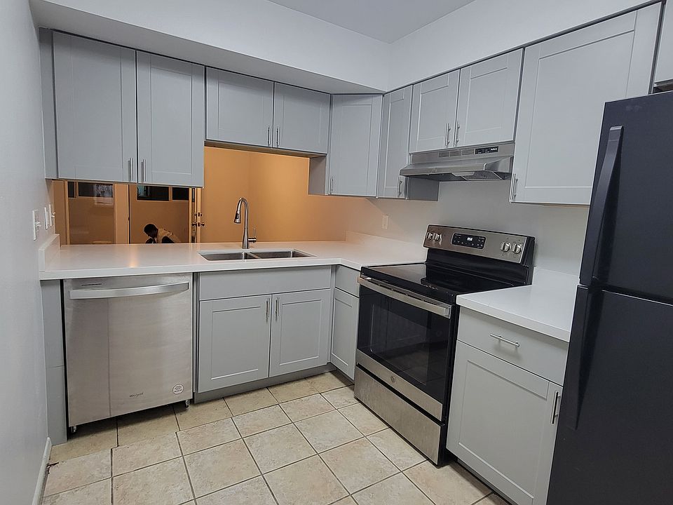 1st image of 1831 N Spg APT 101
