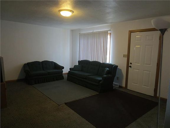 2nd image of 252 W 2nd Ave