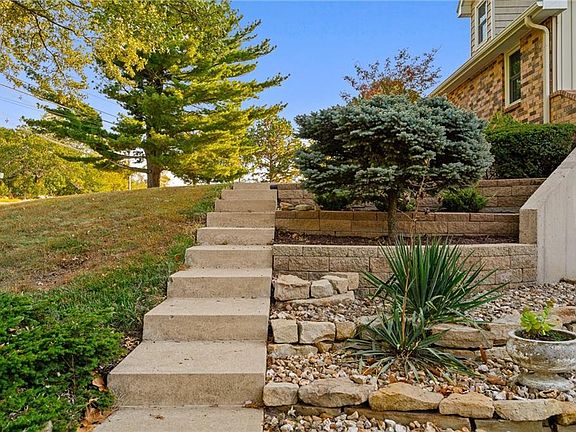4th image of 3438 N 123rd St