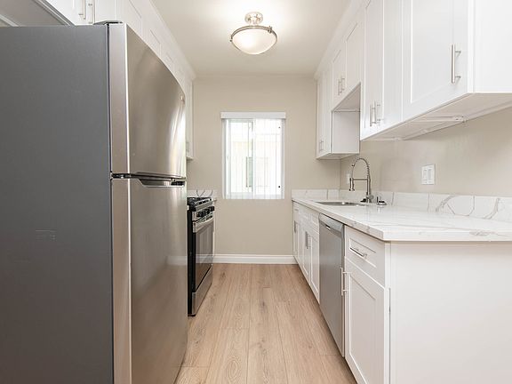 4th image of 3742 S Bentley Ave APT 6