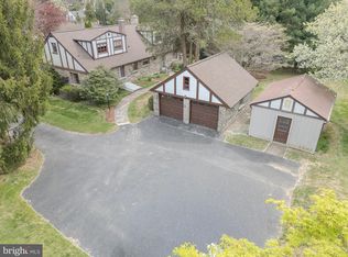 153 W Rose Valley Rd, Wallingford, PA 19086