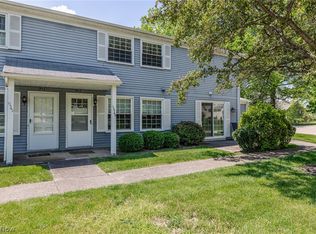 13748 Oakbrook Dr #13748, North Royalton, OH 44133