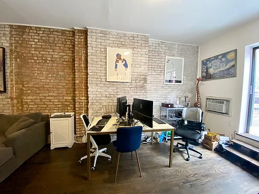 Rented by Dynamik Realty | media 10