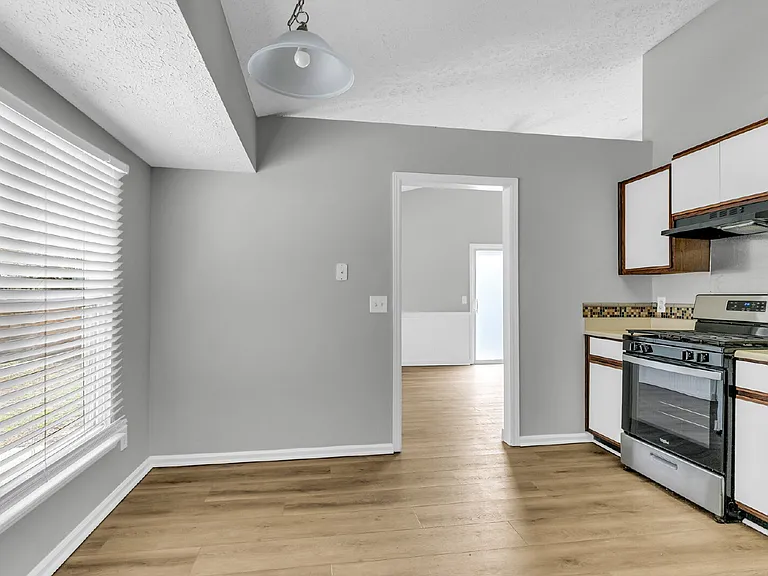 123 Peachtree Dr — Photo 9