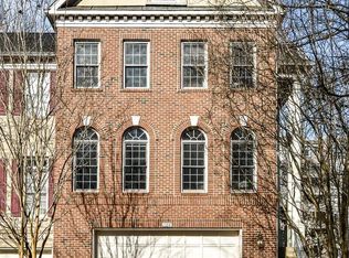 126 Rees Pl, Falls Church, VA 22046
