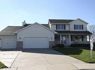 1000 Valderama Ct, Waunakee, WI 53597