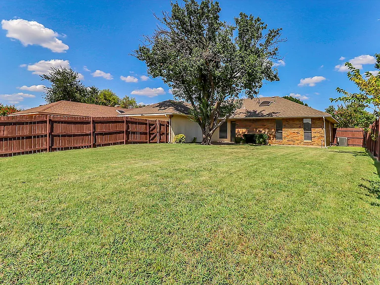 3133 Landover Dr — Photo 30