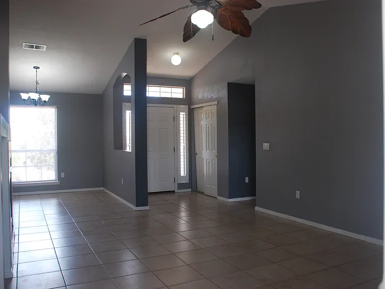 10 Juniper Ave — Photo 6