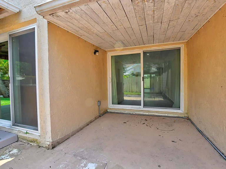 7813 Kenway Pl W — Photo 48