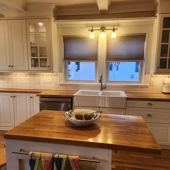 76 Edgemere Rd — Photo 3