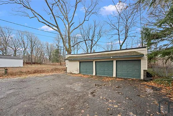 2460 Euclid Heights Blvd — Photo 31