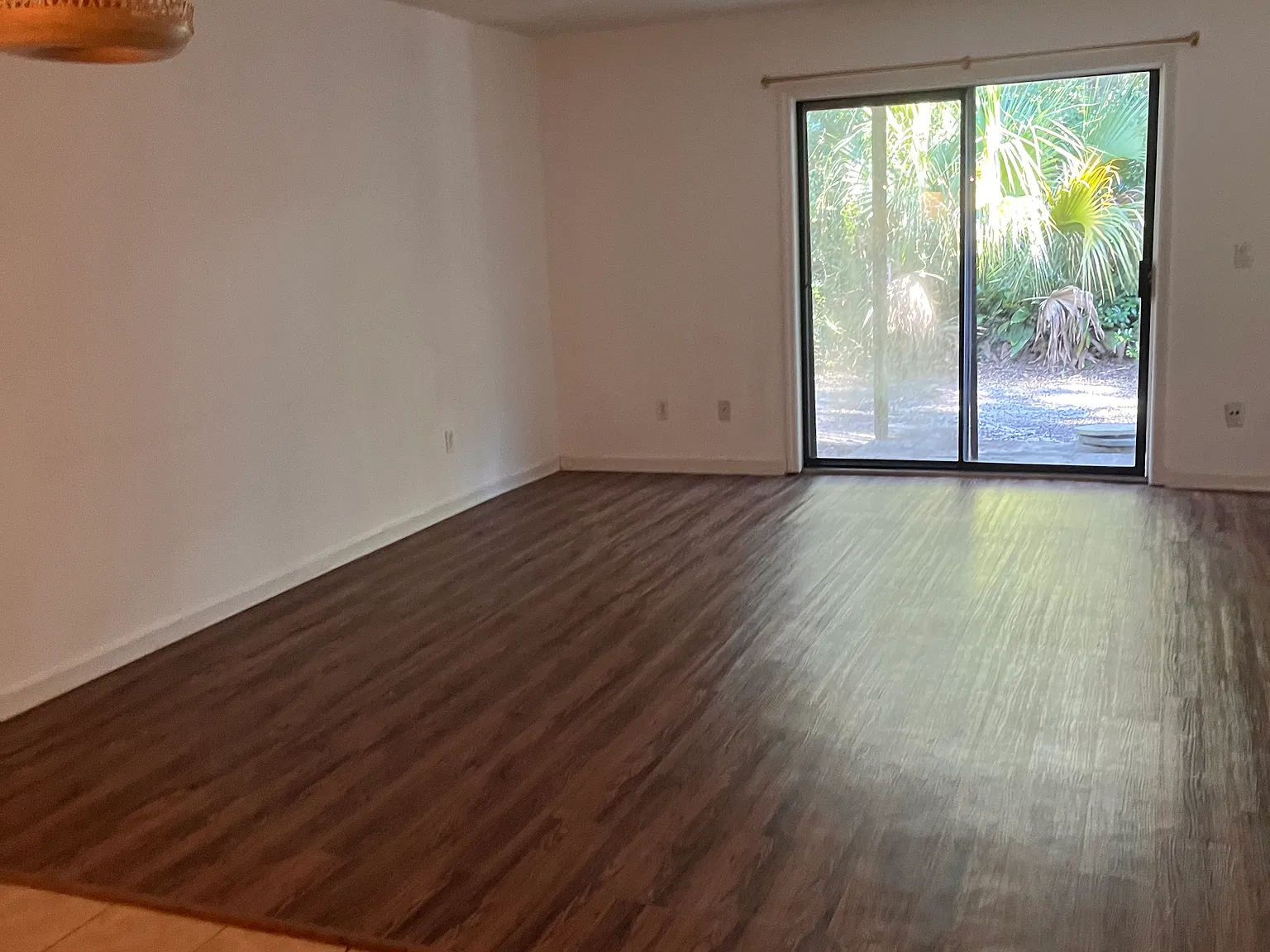 2 bed, 1.5 bath, 1050 sqft, $1,800 — Photo 4