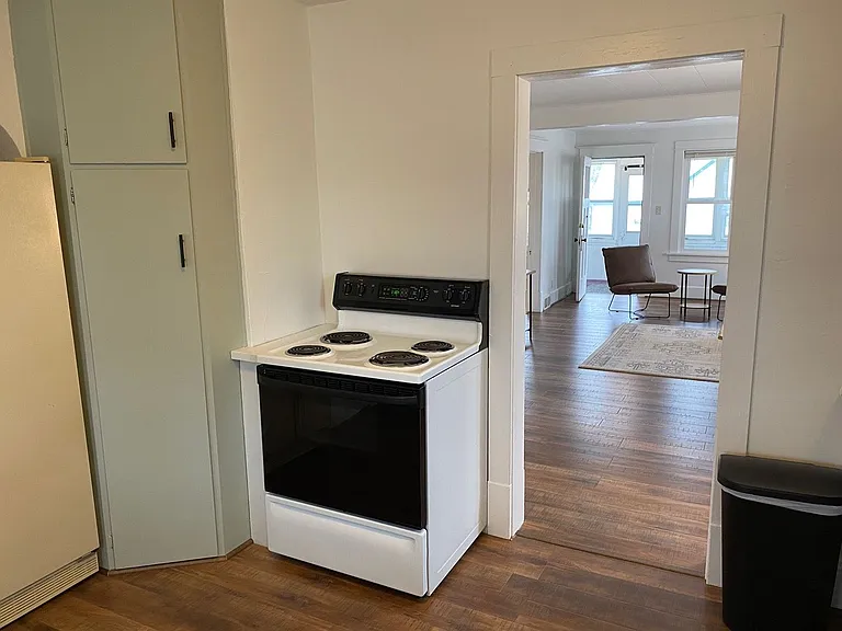 410 N Maple Ave — Photo 28