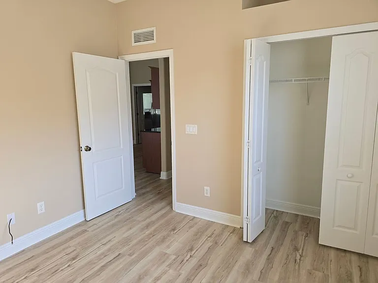 2524 6th Ct E — Photo 10