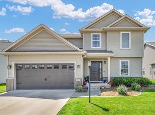31 Lodge Trl, Monticello, IL 61856