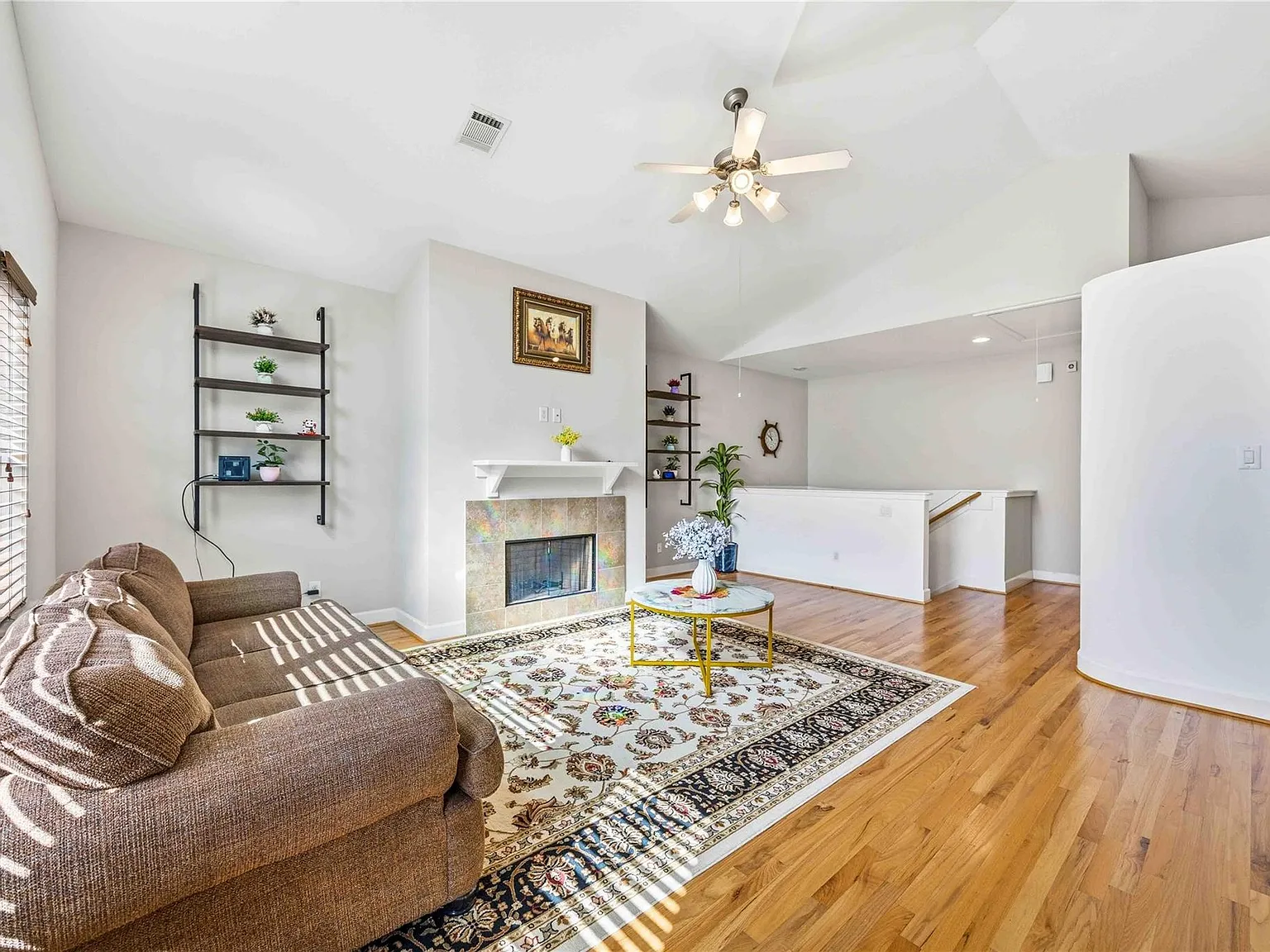 3 bed, 2.5 bath, 1791 sqft, $1,900 — Photo 2