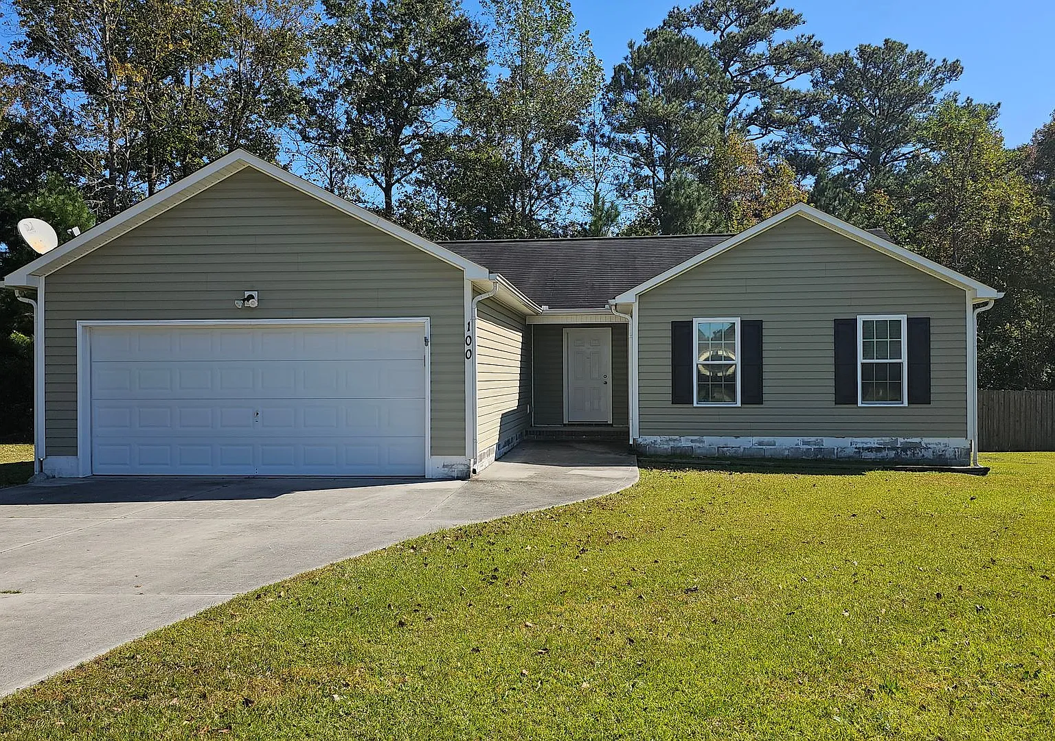 3 BR 2 BA Liberty Hills — Photo 1