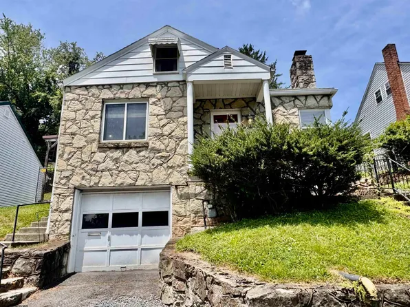 1131 Sunset Dr, Fairmont, WV 26554