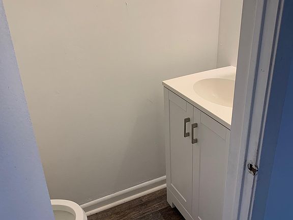 1st Floor Bathroom