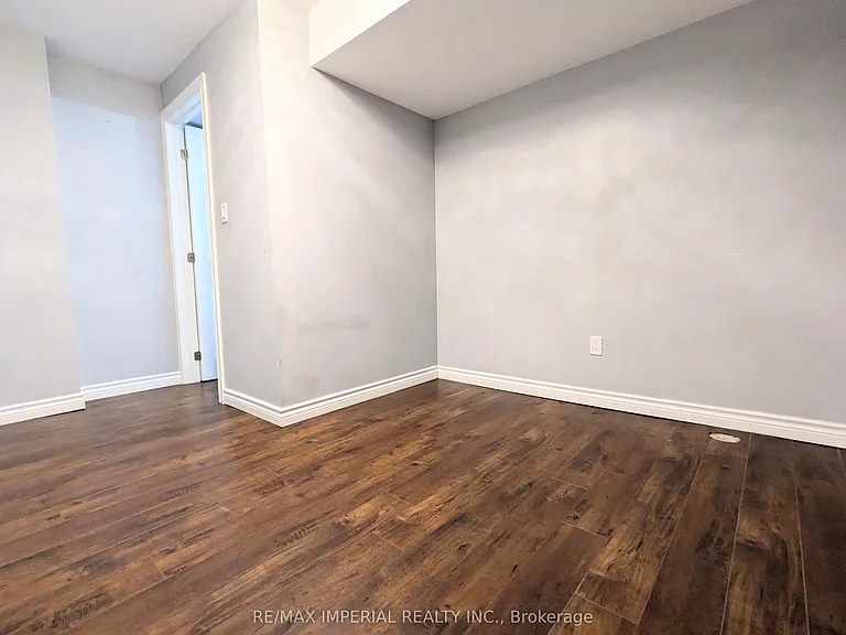 236 Old Colony Rd #BASEMENT — Photo 13