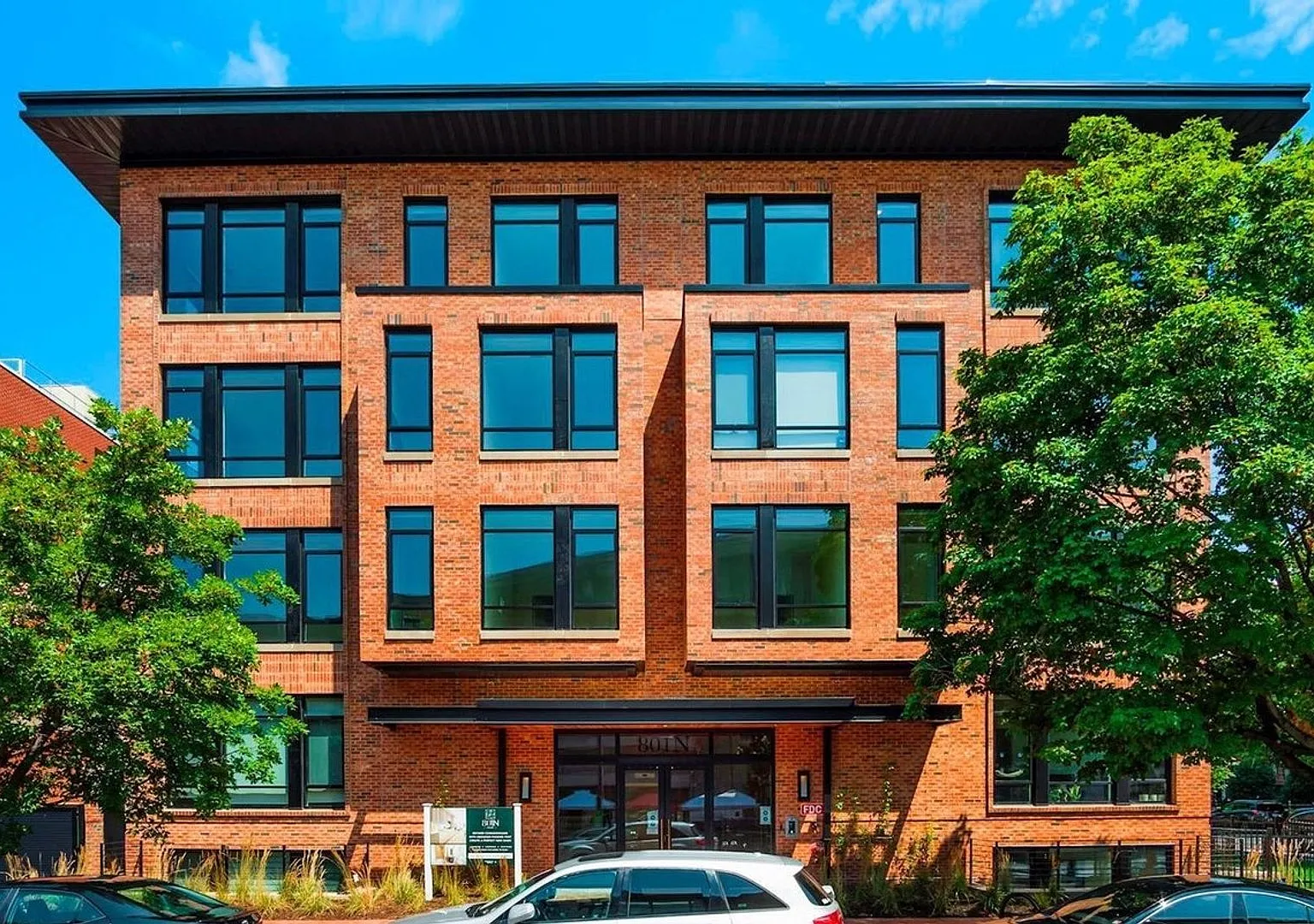 One Bedroom Condo in the Heart of the City + Rooftop Deck **Half Month Free on 12 Month Lease** — Photo 1