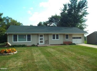 45 E Walnut St, Cedarville, IL 61013