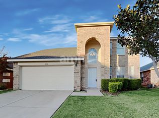 10916 Fawn Valley Dr, Fort Worth, TX 76140
