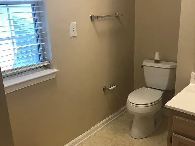 820 E Willow Point Pl — Photo 16