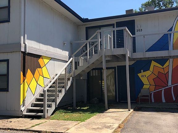 3rd image of 905 W 11th St N APT 203