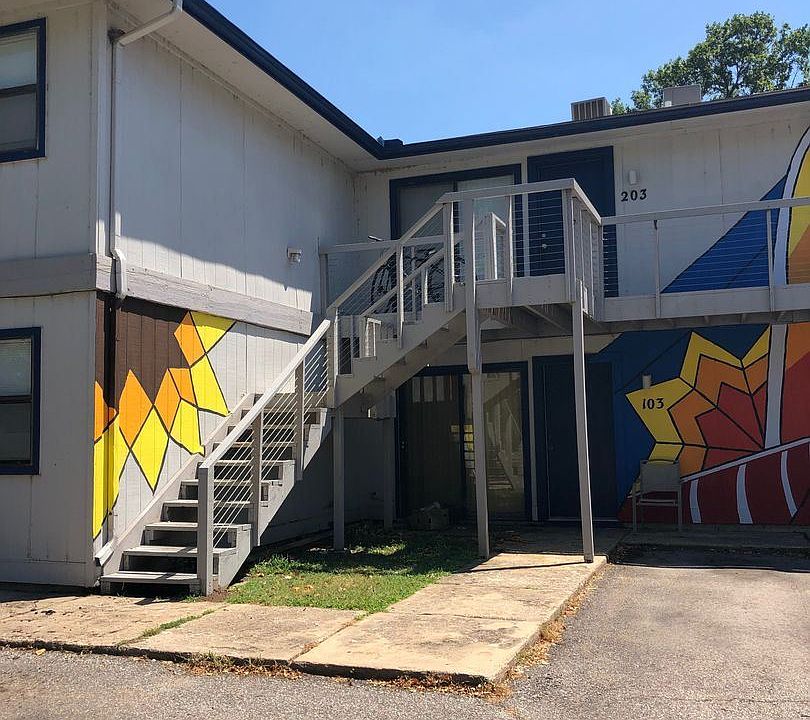 1st image of 905 W 11th St N #103
