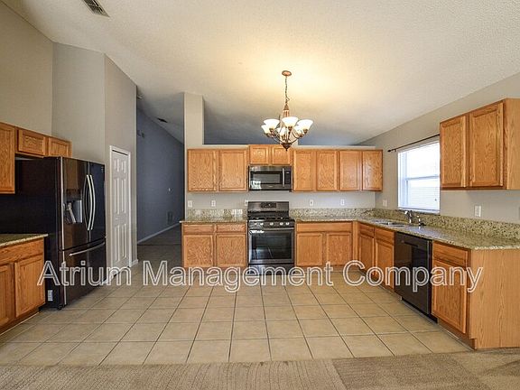 3rd image of 2819 Falcon Crest Pl