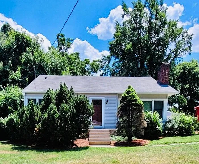 1510 E Matlock Rd — Photo 1