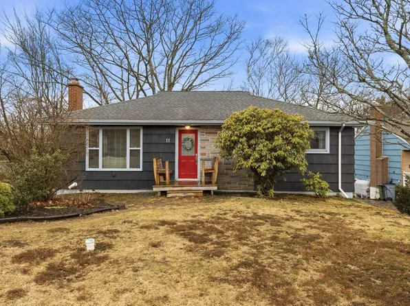 11 Ernest Ave, Dartmouth, NS B3A 2H3