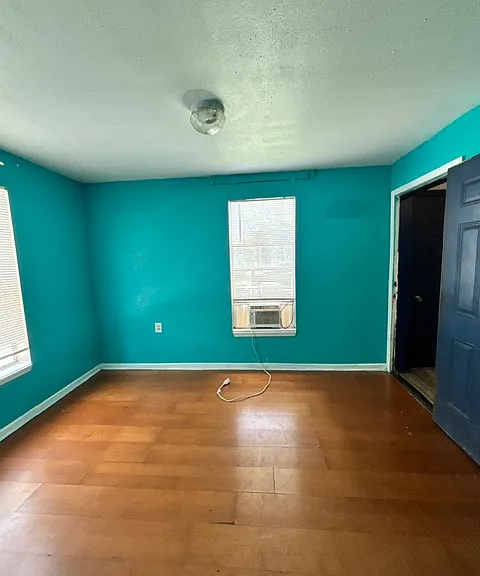 5006 Avenue M #1 — Photo 3