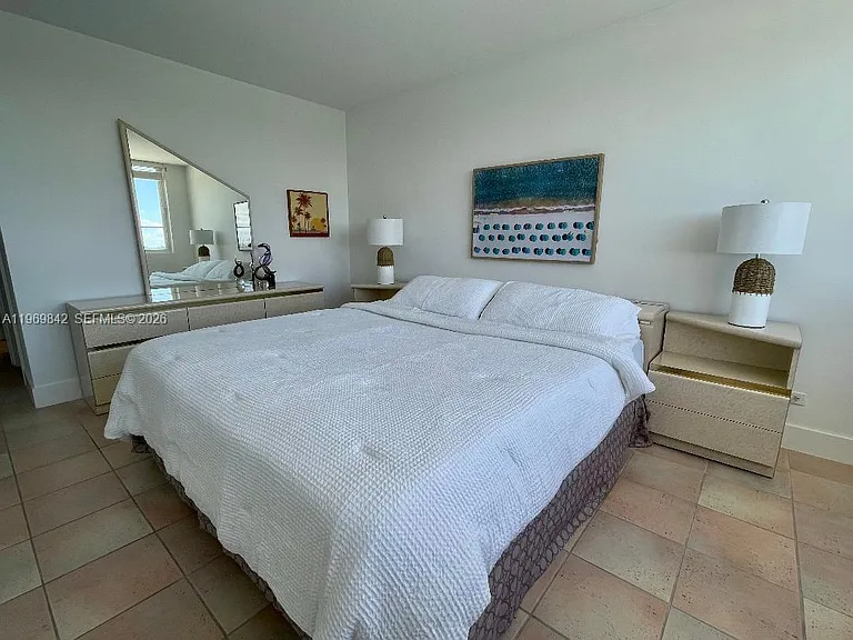 5005 Collins Ave #1404 — Photo 13