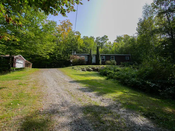699 Pond Road, Saint Albans, ME 04971