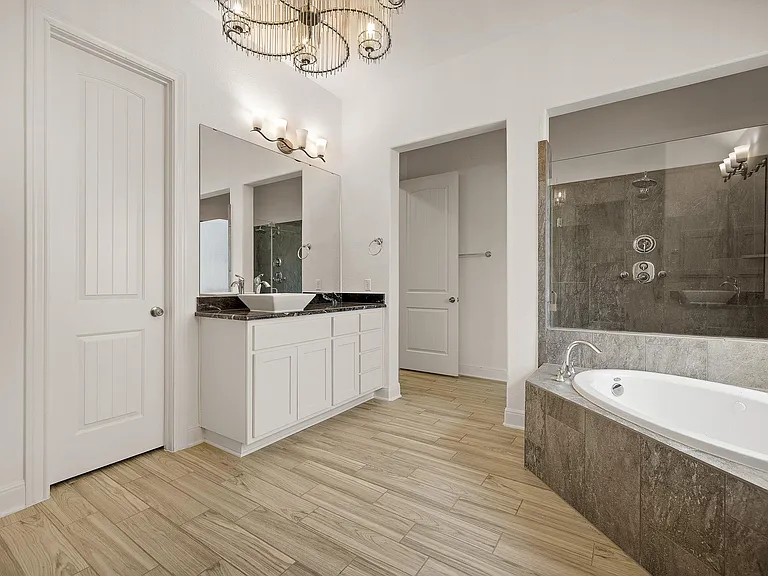 4705 Napoli Shore Dr — Photo 20