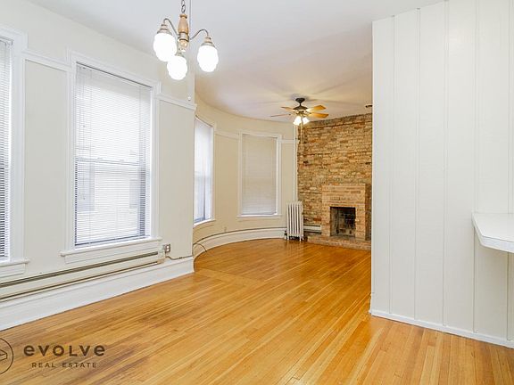 4th image of 1216 N Dearborn St #1220B2