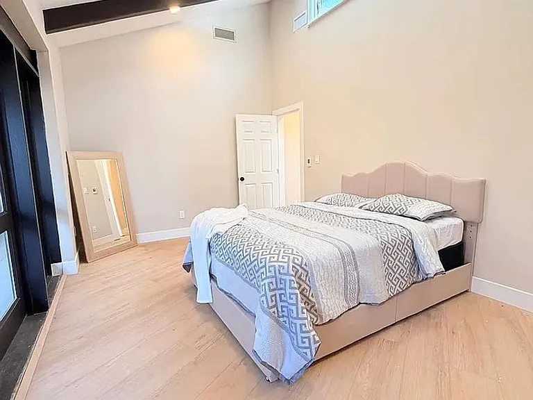1565 Nautilus St — Photo 21