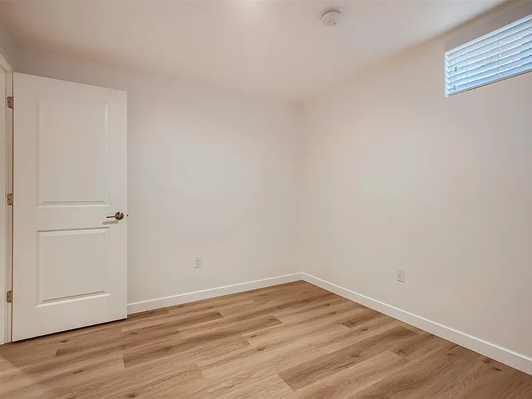 3231 Ammons Ct — Photo 11