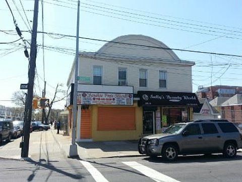 3rd image of 12518 101st Ave