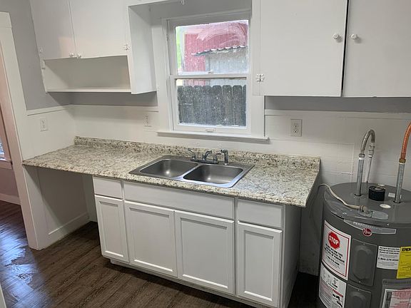 2nd image of 715 W Willis St #715