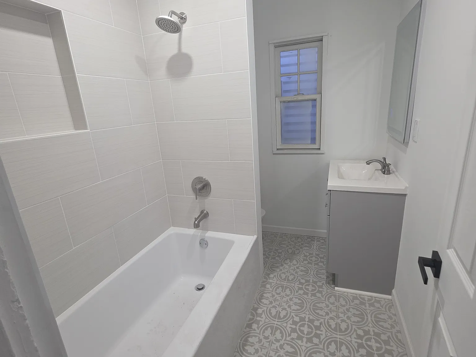 3 bed, 2000 sqft, $1,600 — Photo 4